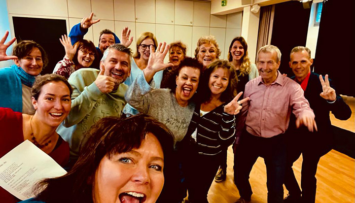 Eva_Pearlman_StandUp_Choir_tt